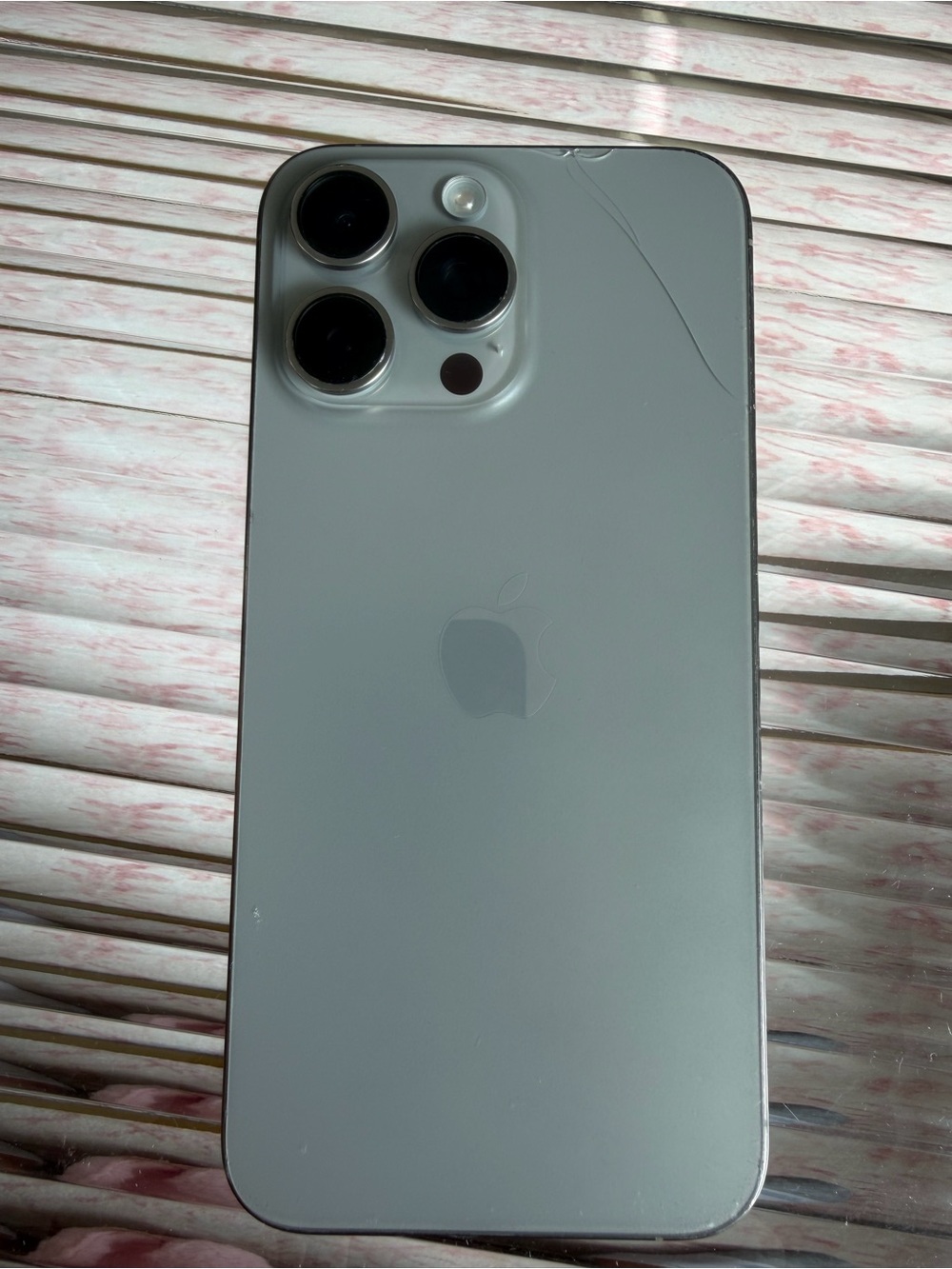 Used iPhone 15 Pro Max - Picture 3 of 3